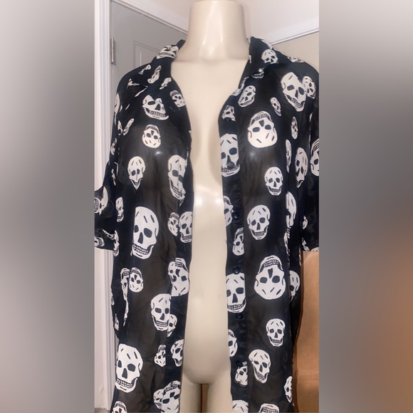 Edgy chic! Skull sheer button down blouse - Picture 2 of 4